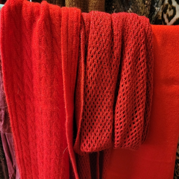 Scarves bundle.  And so many.  13 scarves total all in excellent condition. - Picture 9 of 9